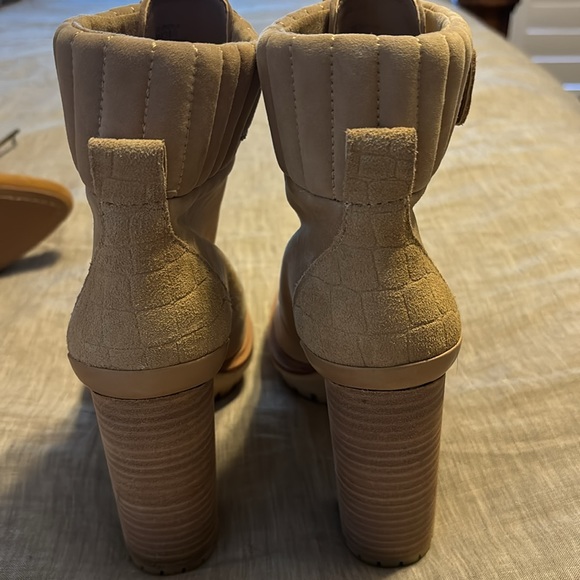 Vince Camuto boots- worn once!!! - Picture 4 of 5